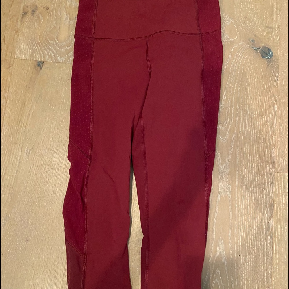Lululemon Maroon Cropped Leggings - Picture 3 of 4